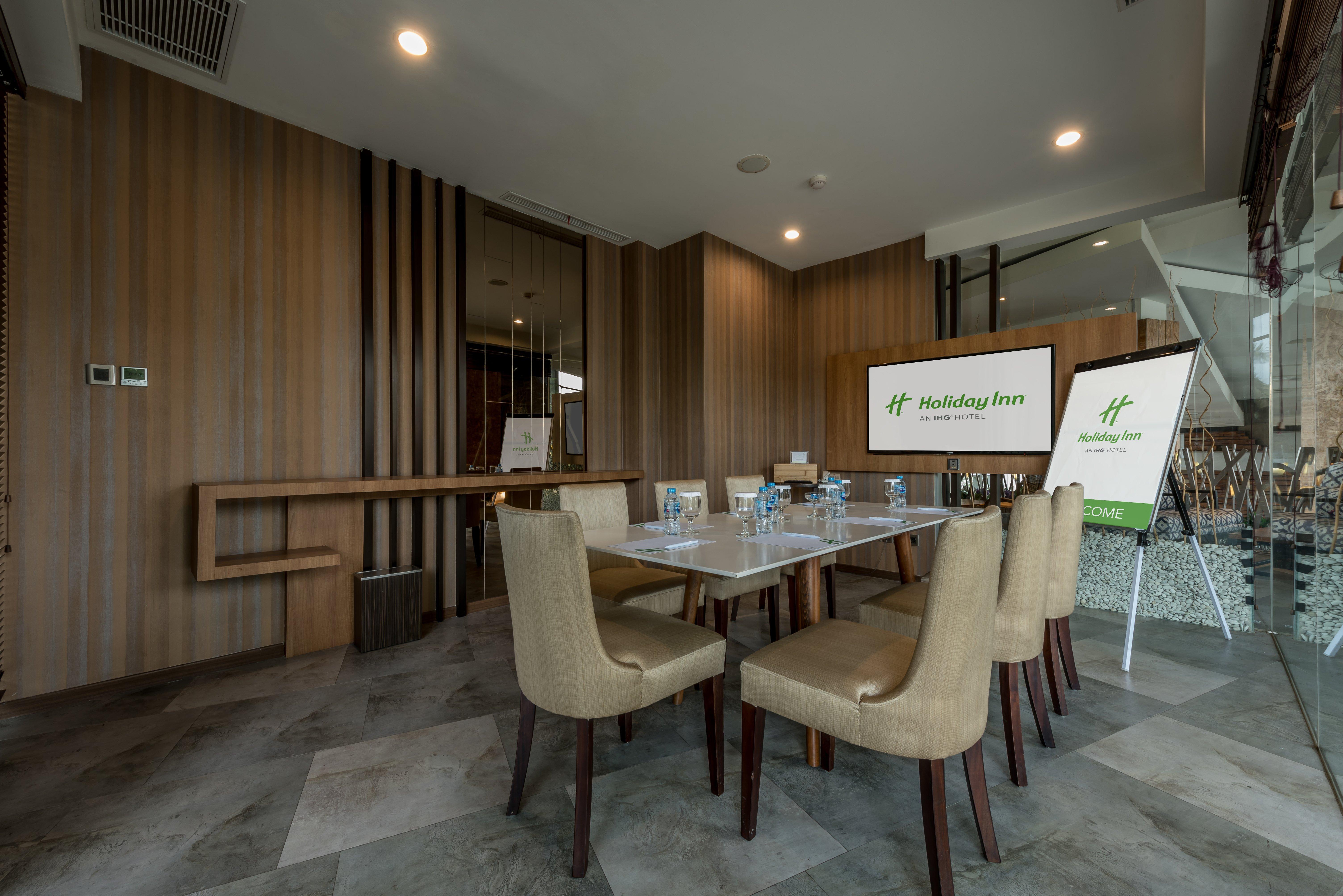 Holiday Inn Cikarang Jababeka By Ihg מראה חיצוני תמונה